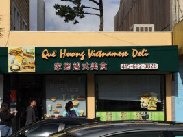 Que Huong Vietnamese Deli food