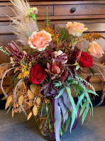 La Mesa Floral Design Shoppe inside