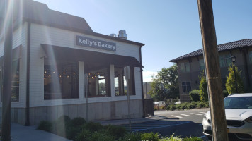 Kelly's Bakery food