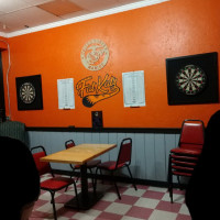 Lynn's 102 Tavern inside
