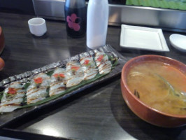 Niya Sushi food