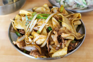 Meet Qin Noodle food