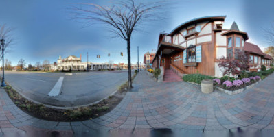 Bavarian Inn Restaurant inside