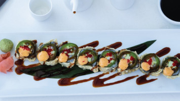 Sushi Junki food