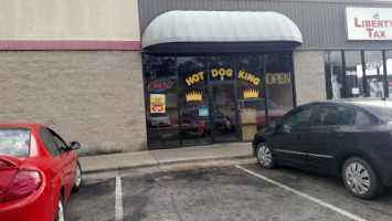 Hot Dog King outside