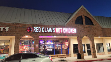 Red Claws Crab Shack food