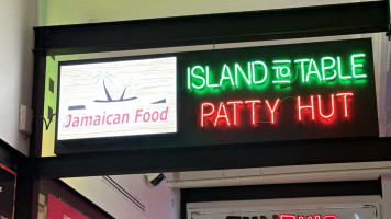 Island To Table Patty Hut food