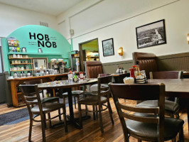 Hob-nob Lounge food