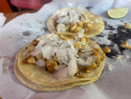 La Calle Taqueria Y Carnitas food