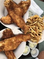 Bet's Famous Fish Fry food