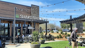 Shake Shack Huntersville inside