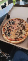 Yaghi's New York Pizzeria food