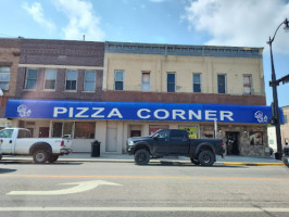 Pizza Corner outside