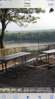 The A-frame Winegarden On The Blufftop At Rocheport food