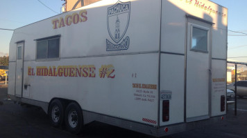 Tacos El Hidalguense outside