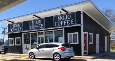 Mojo Coffee outside