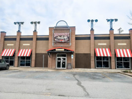 Baumhower’s Victory Grille Lee Branch outside