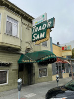 Trad'r Sam's outside