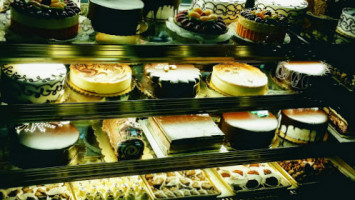 Nita's European Bakery food