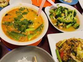 Thai Hut Garden food