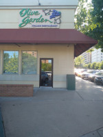 Olive Garden Tulsa outside