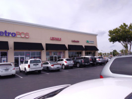 Laspada's Original Cheesesteaks Hoagies outside