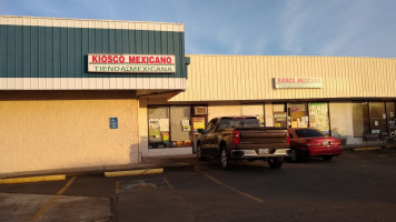 Kiosco Mexicano outside