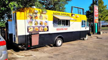 Sazón Garifuna Food Truck outside