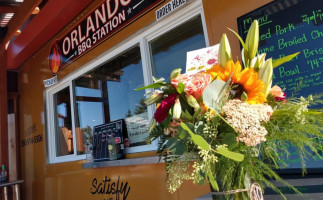 Orlando's Bbq Station food