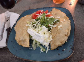 Uno Mas Tacos Y Tequila food