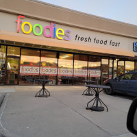 Foodies outside