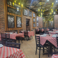 Grimaldi's Pizzeria Overland Park inside