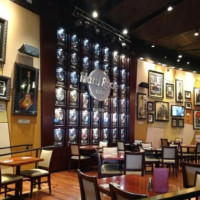 Hard Rock Cafe Biloxi inside