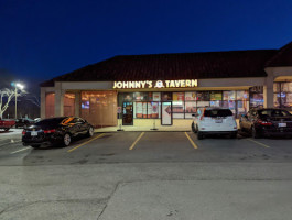 Johnny's Tavern outside