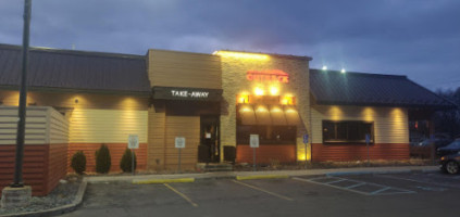 OUTBACK STEAKHOUSE outside