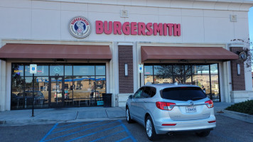 Burgersmith Denham Springs outside