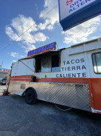 Tacos Tierra Caliente outside