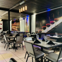 Costa Azul Wine Lounge inside