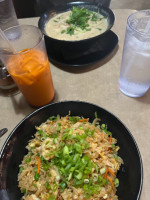 Lulu's Thai Noodle Shop food