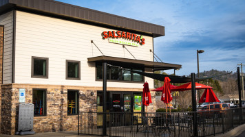 Salsarita's Fresh Mexican Grill outside