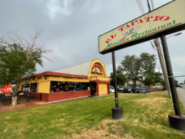 El Tapatio outside