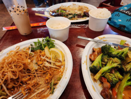 Tai's Asian Bistro food