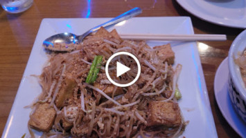 Haos Noodles Asian Cuisine food