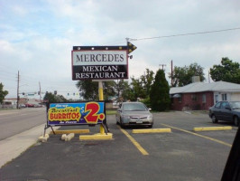 Mercedes Mexican outside
