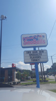 Pelican's Snoballs Diamondhead outside