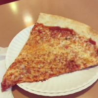 Ernie's Pizza food