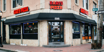 Bari's Pizza Pasta outside