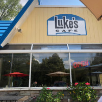 Luke's Cafe outside