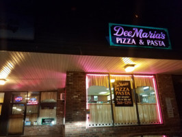 Dee Marias Pizza Pasta inside
