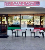 Lake Park Brick Oven Pizza And Pasta inside